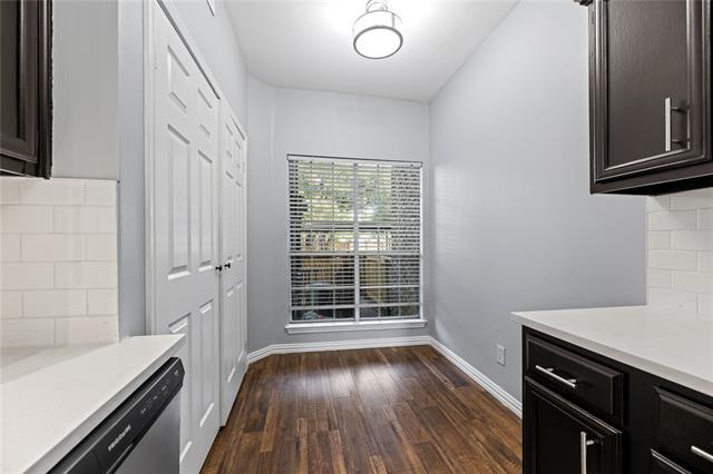Foto del edificio - 2422 Northlake Ct