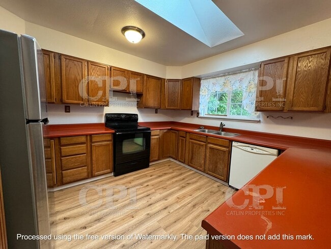 Building Photo - 303 Nevada Dr