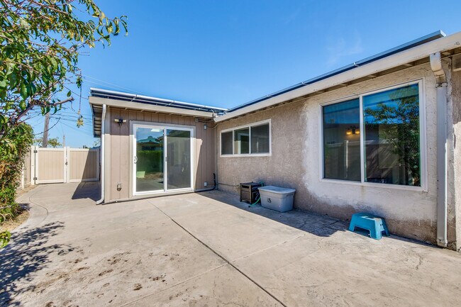 Building Photo - 2782 Sleepy Hollow Ave
