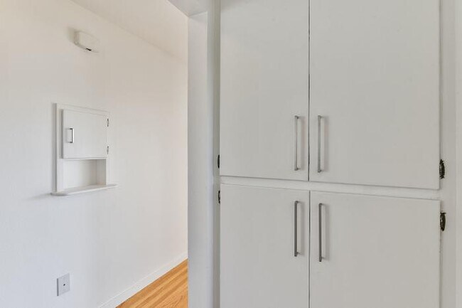 Building Photo - 2 bedroom in San Francisco CA 94107