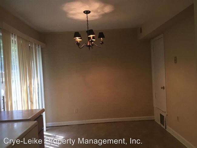 Building Photo - 2 br, 1.5 bath House - 5726 Quince #11