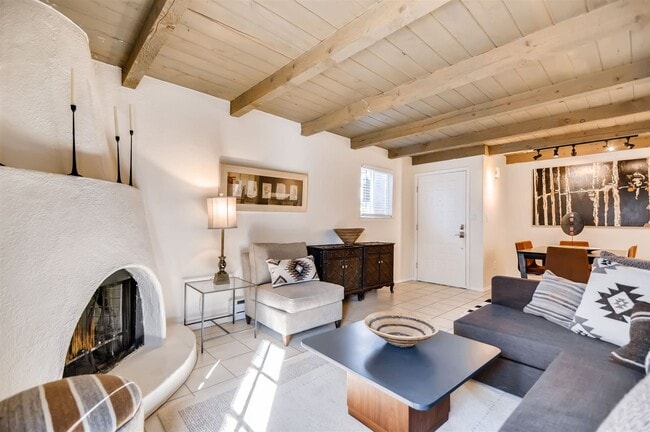 Building Photo - 2364 Camino Capitan