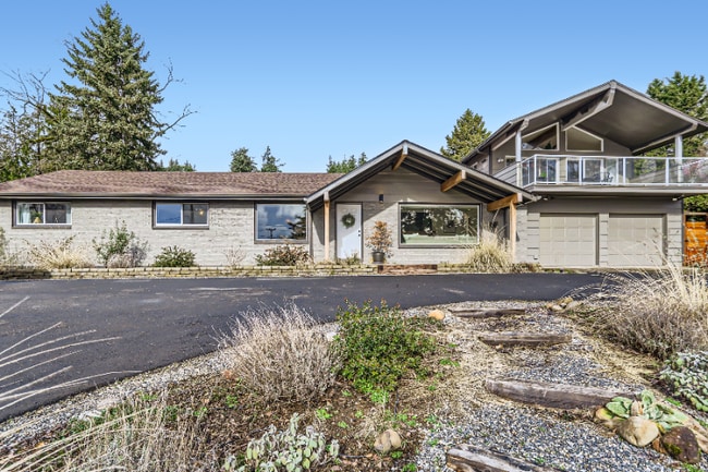 Building Photo - 6106 SE Riverside Dr