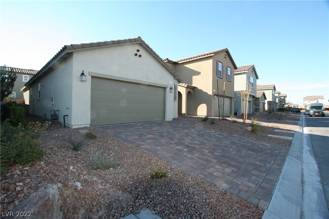 Building Photo - 8665 W Flamingo Rd