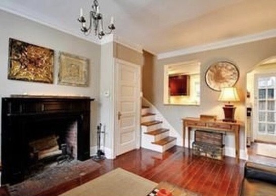 Building Photo - 215 S Sartain St