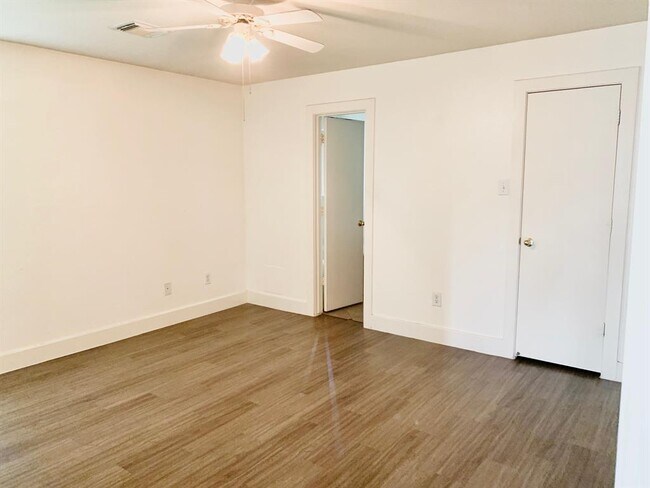 Building Photo - 1502 Palcio Real Dr