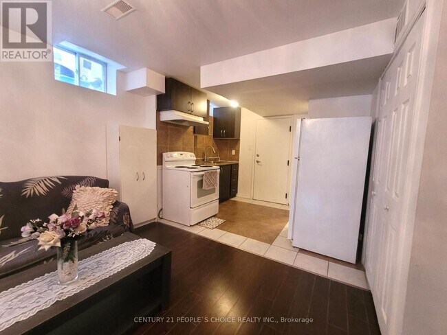 Photo du bâtiment - 40 Palm Tree Rd