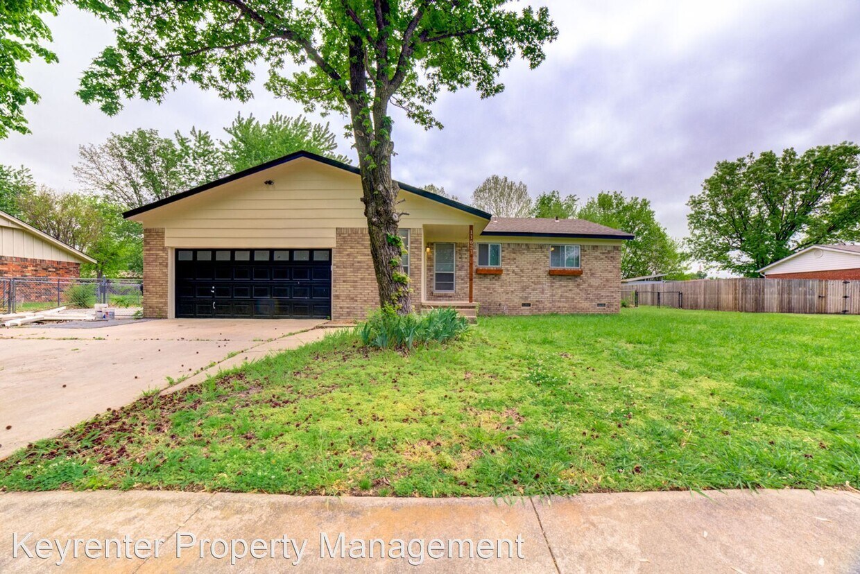 3 br, 2 bath House 11621 N 103rd E Ave House Rental in Collinsville