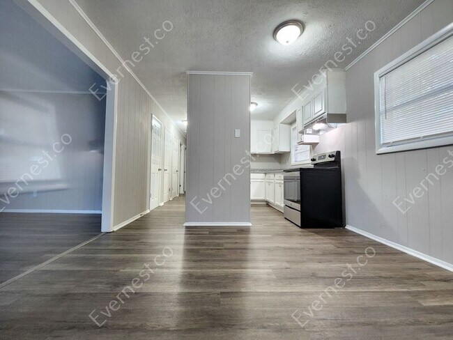 Building Photo - 9121 Morris Dr SW