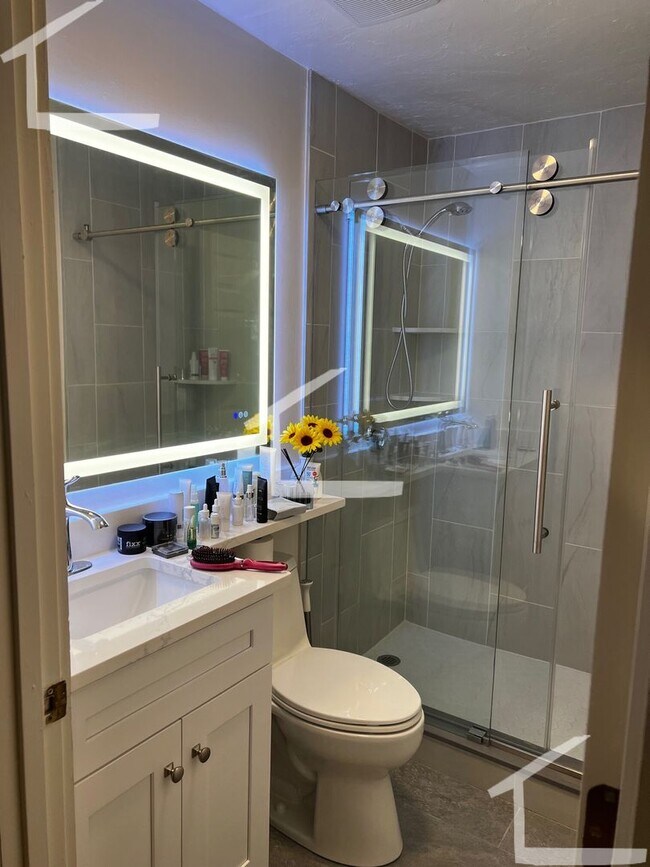 Foto del edificio - SEPT RENOVATED 3 bed at Packard's Corner! ...