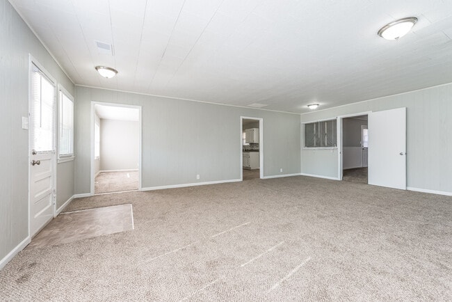 Building Photo - 548 Utah St