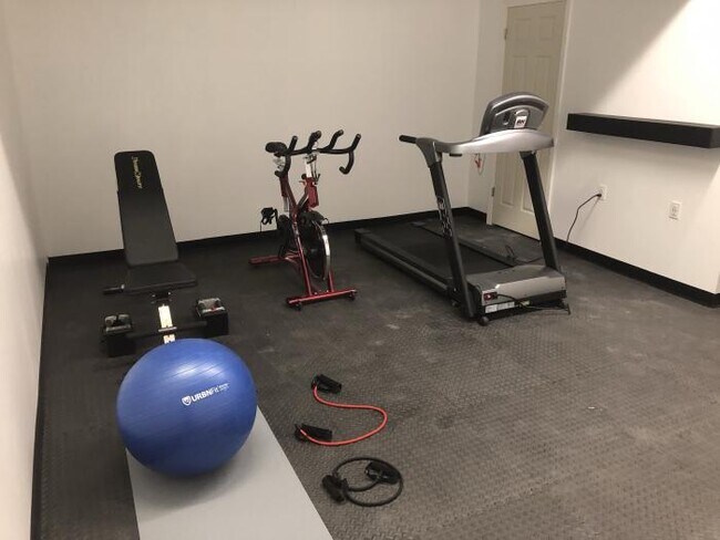 Foto del edificio - 2 bedroom in Coraopolis PA 15108