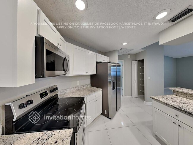 Building Photo - 7509 42nd Ct E
