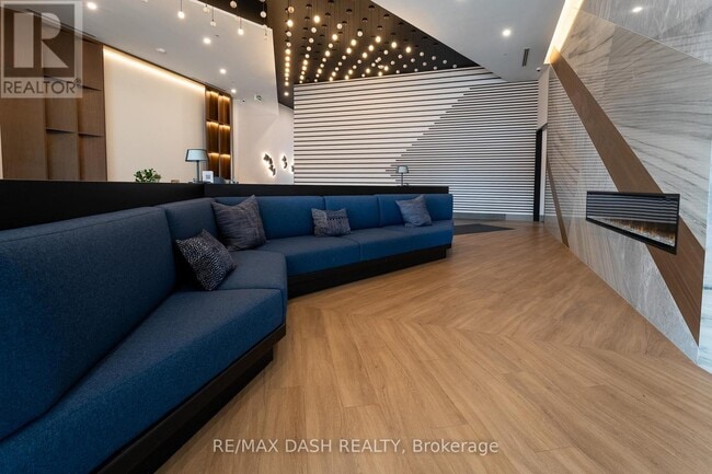 Building Photo - 1037 The Queensway