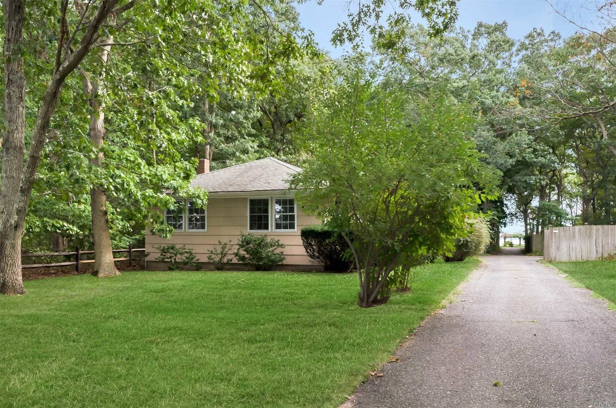 Primary Photo - 2200 Park Ave