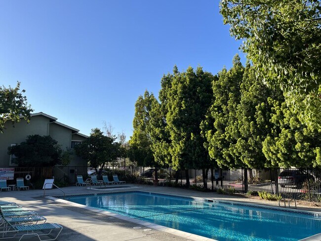 Foto del edificio - 1303 Sarita Way