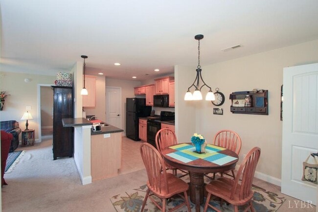 Building Photo - 102 Capstone Dr