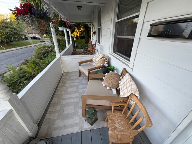 Foto del edificio - 307 S Whiteoak St