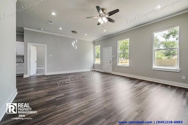 Foto del edificio - 8728 Dunlap St