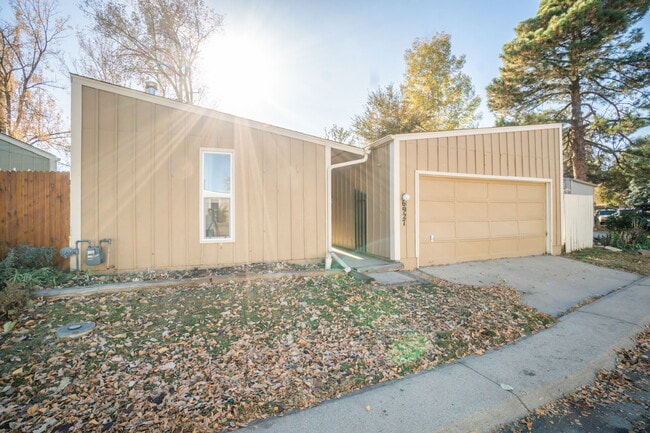 Building Photo - 6927 Totara Pl
