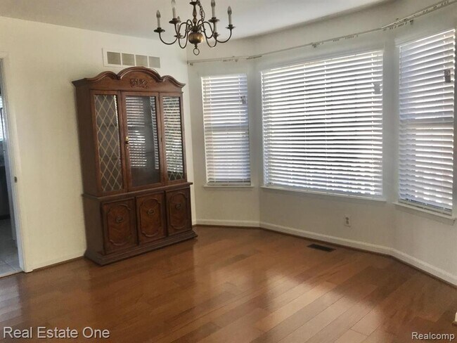 Foto del edificio - 37147 Evergreen Dr