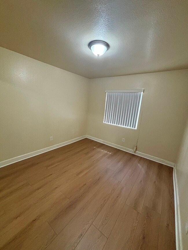 Building Photo - 6808 Brynhurst Ave