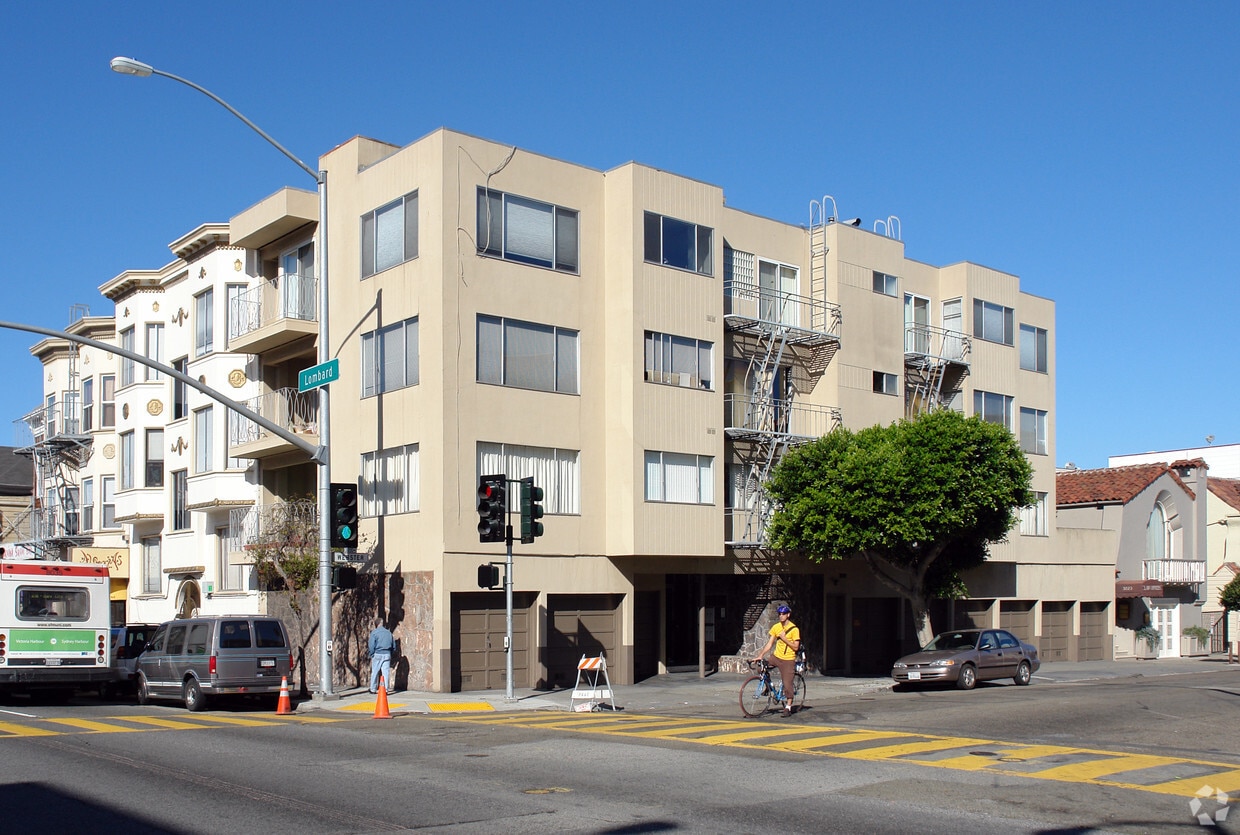 Building Photo - 2000 Lombard St