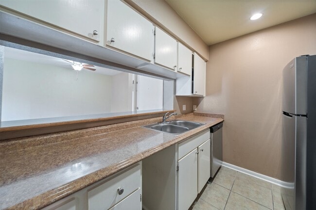 Foto del edificio - 3055 Walnut Bend Ln