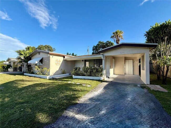Foto del edificio - 7654 Indigo St