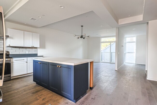 Foto del edificio - 14754 Gilmore St