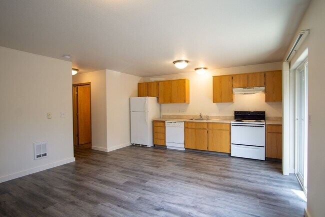Building Photo - Garden Level 1 Bdr w/ Private Patio Ready ...