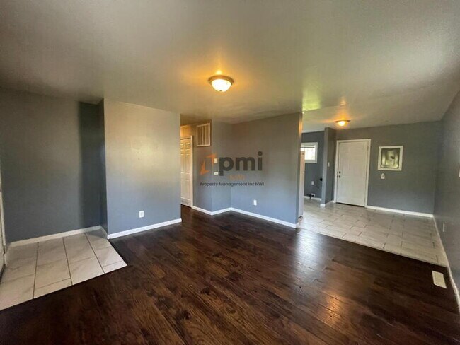 Foto del edificio - 2166 Wisconsin St