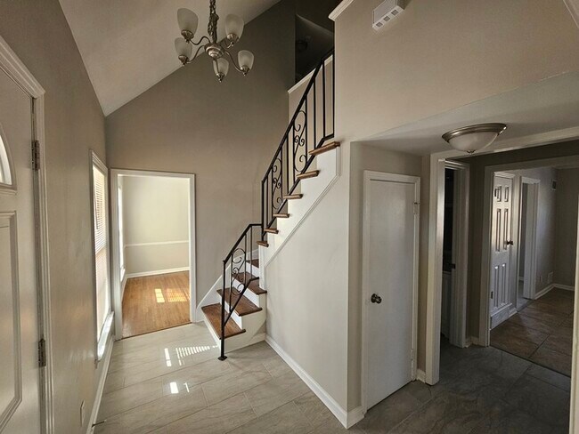 Foto del edificio - 5568 Lyford Ave