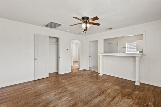 Foto del edificio - 759 Avondale Ave
