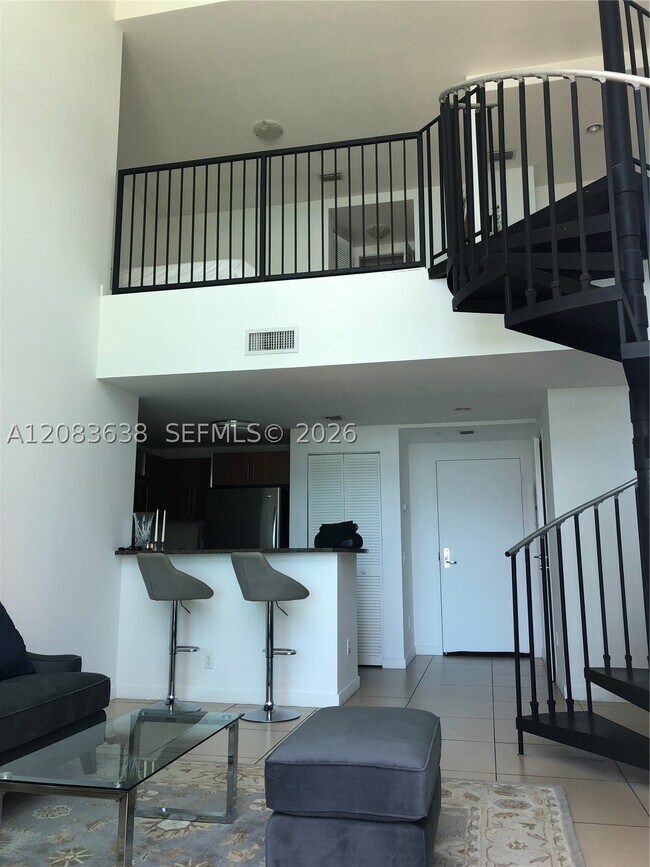 Foto del edificio - 300 S Biscayne Blvd