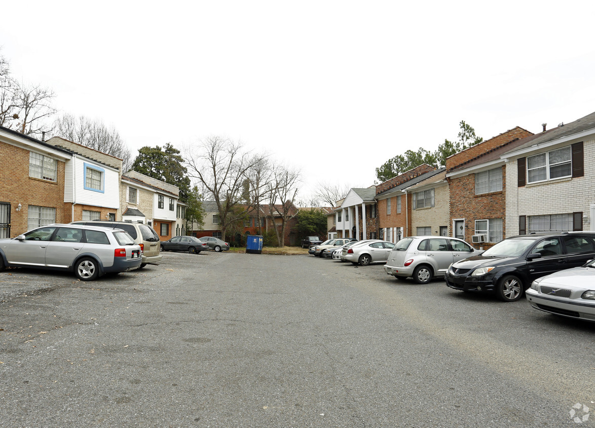 Foto del edificio - Raleigh Square Condonminiums