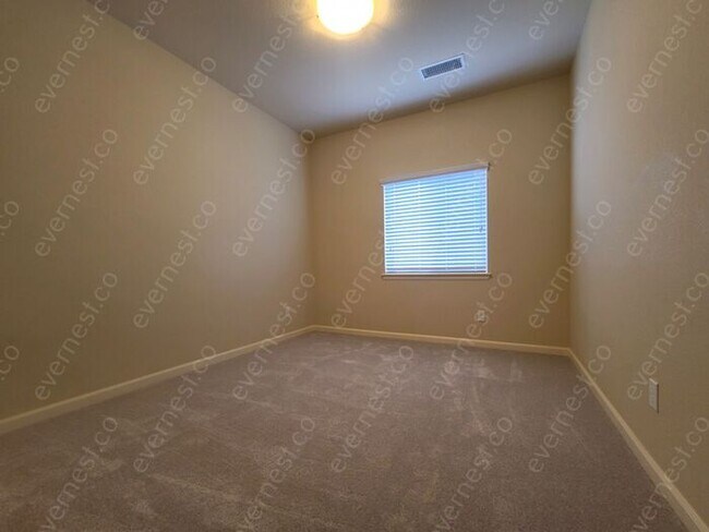 Foto del edificio - Stylish & Comfortable 2-Bedroom Condo with...