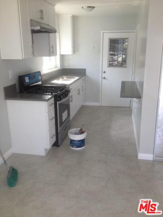 Building Photo - 3009 Sierra St