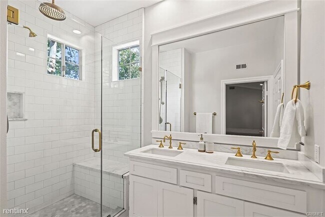Foto del edificio - 3 br, 3 bath House - 4378 Oak Glen St