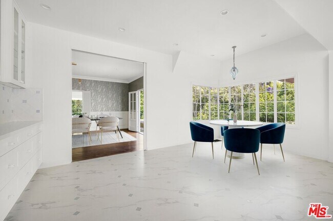 Foto del edificio - 300 S Rockingham Ave