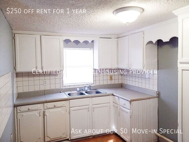 Building Photo - 710 9th St