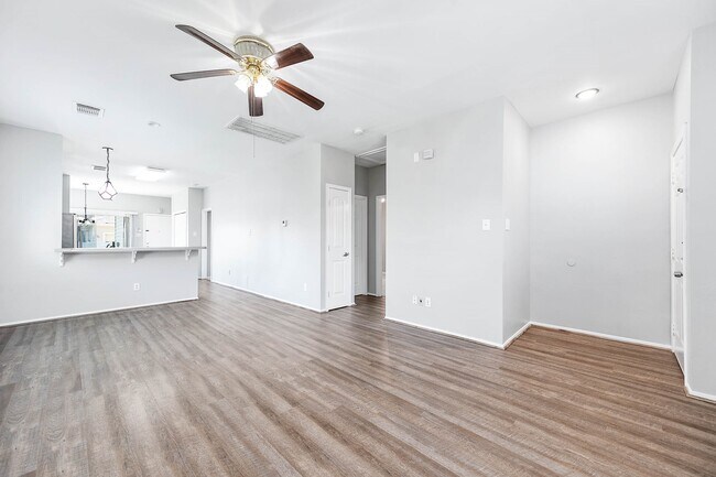 Foto del edificio - 1561 Nichole Woods Dr