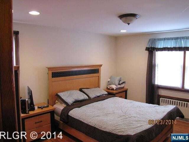 Foto del edificio - 298 Luddington Ave