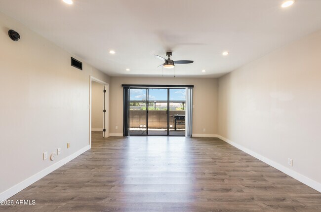 Foto del edificio - 6480 N 82nd St