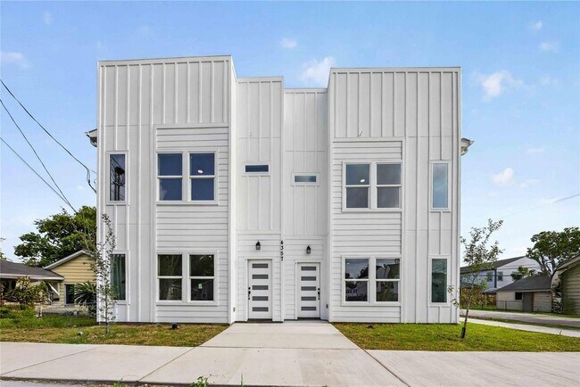 Foto del edificio - 4357 Elmwood St
