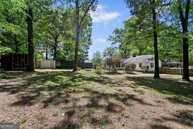Building Photo - 2654 Elsinore St