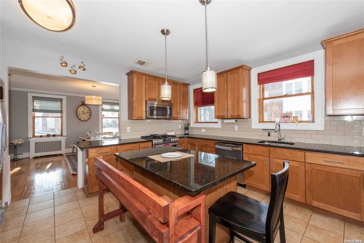 Foto principal - 312 Ellington Ave E