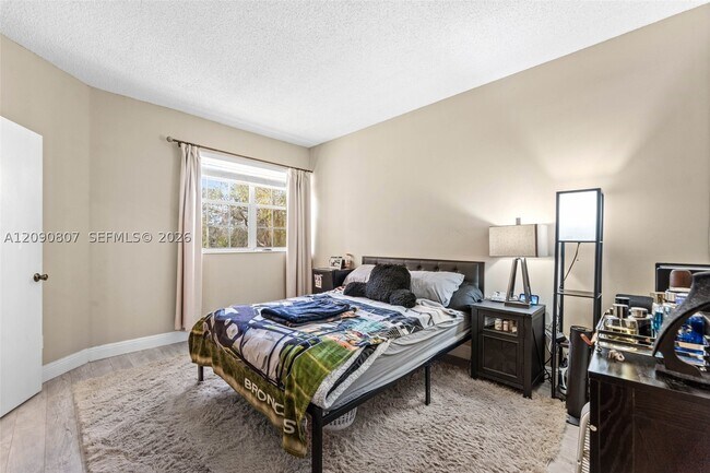 Foto del edificio - 680 Cypress Club Way