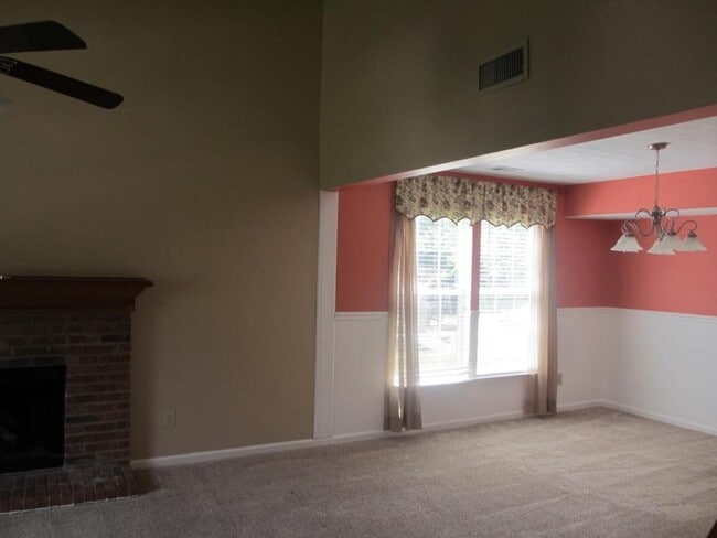 Building Photo - 175 Douglas Fir Ct