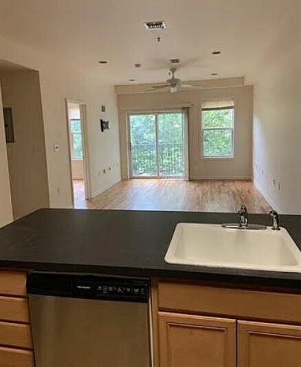 Foto del edificio - 608 Jefferson St